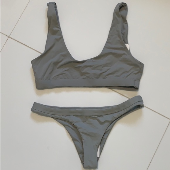 Bikini - Picture 1 of 1